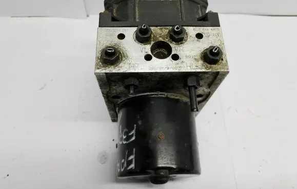 Skoda Fabia Mk2 (5J) ABS Pump 6Q0614417D