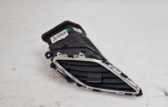 Hyundai i40 Dash center air vent grill 974103Z000