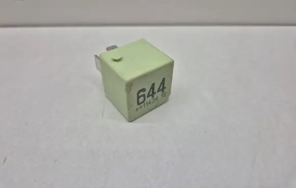Audi Q3 8U Other relay 4H0951253