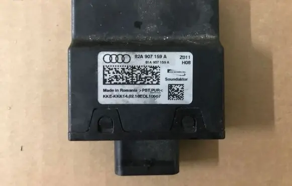 Audi A1 Fuel injection pump control unit/module 82A907159A