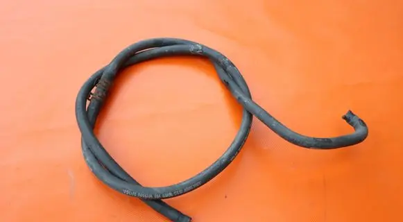 Volvo XC90 Engine coolant pipe/hose 8684366