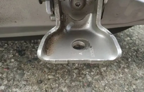 Citroen C3 Rear door lower hinge