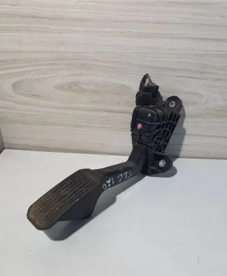 Toyota Land Cruiser (J120) Accelerator throttle pedal 7812060350 06F223307A2 1988003020