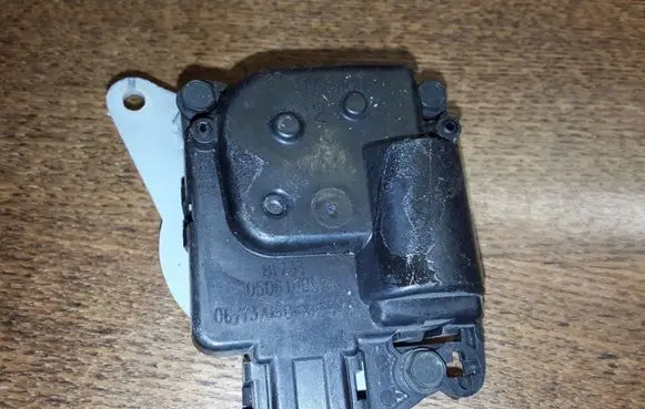 Chrysler 300 - 300C Air flap motor/actuator 05061099AA