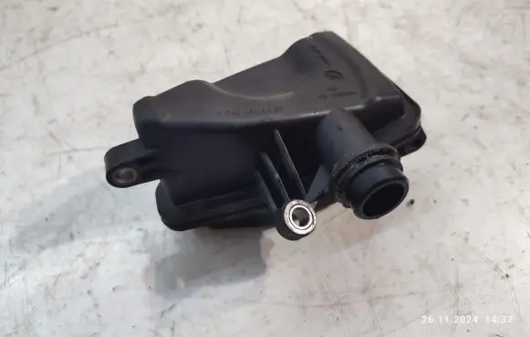 Mercedes-Benz CLS C218 X218 Intake resonator A6421400087