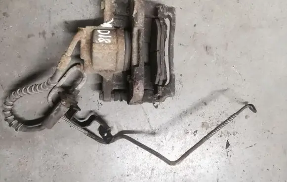 Chrysler Town & Country V Front brake caliper