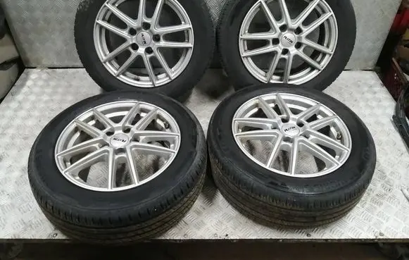 Ford Focus R16 alloy rim 