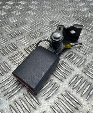 Mercedes-Benz CLA C117 X117 W117 Rear seatbelt buckle A1768600369 307948400 6723617240