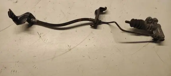 Clutch slave cylinder