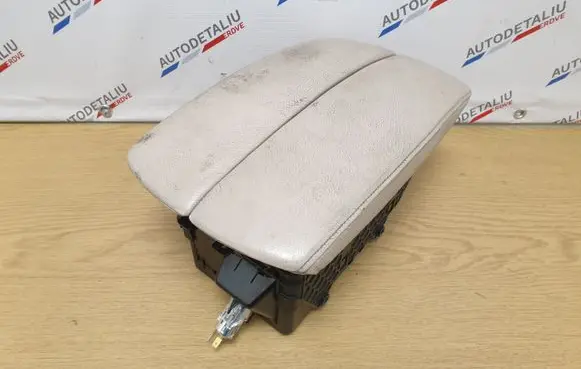 BMW X5 E70 Armrest 9115084 51169115084