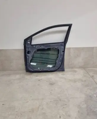 KIA Sportage Front door