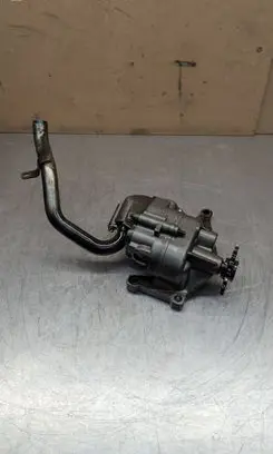 Mercedes-Benz Vito Viano W639 Oil pump A6111810201 6461301