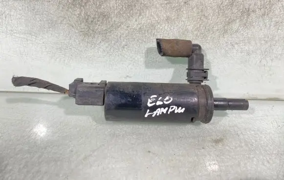 BMW 5 E60 E61 Headlight washer pump 6973097 67126973097