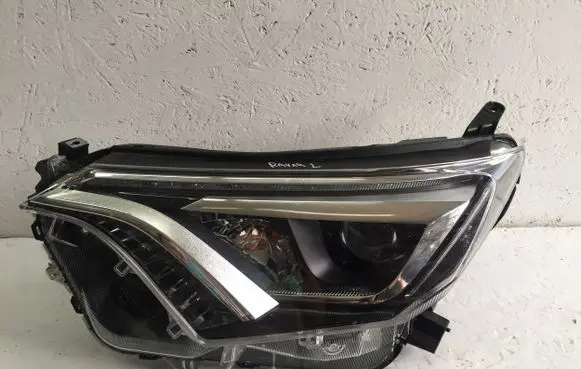 Toyota RAV 4 (XA40) Headlights/headlamps set 