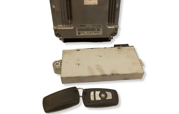 BMW 5 F10 F11 Engine ECU kit and lock set 8517862 0281018502 030504943