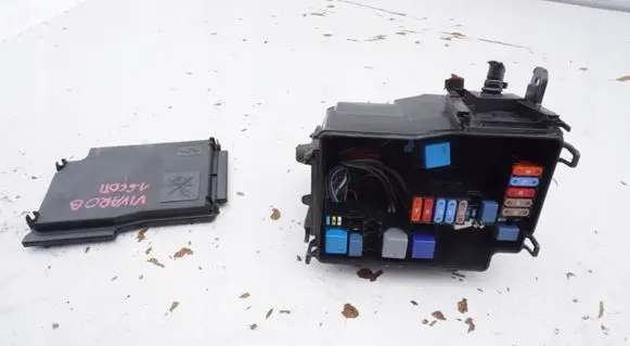 Opel Vivaro Fuse module