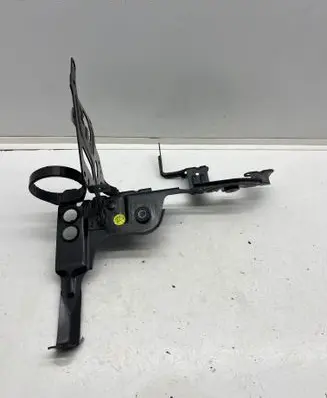Audi Q4 Sportback e-tron A/C compressor mount bracket 1EA816571