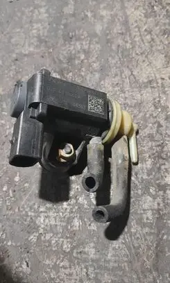 Skoda Octavia Mk2 (1Z) Vacuum valve 1K0906627B