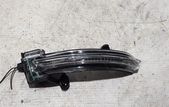 Renault Clio V Mirror indicator light 30087923