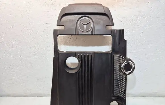 Mercedes-Benz C W204 Engine cover (trim) A2710101267