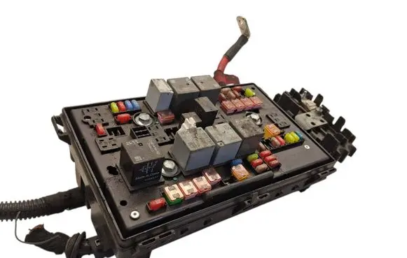Opel Zafira C Fuse module C11000139