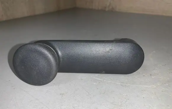Opel Astra H Front door window winding handle 90224834