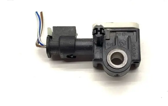 Mercedes-Benz GLA W156 X156 Airbag deployment crash/impact sensor 1668210151