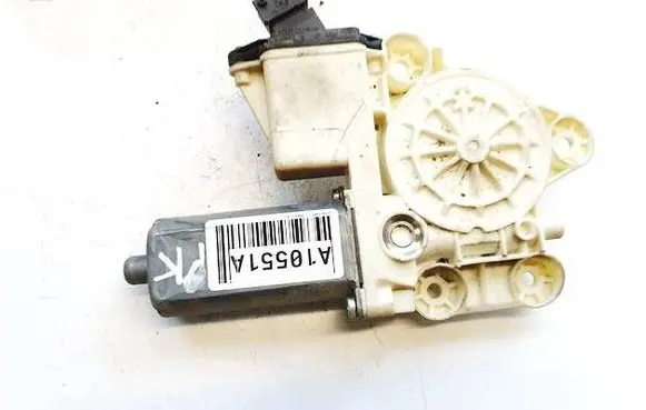Toyota Corolla E120 E130 Front door window regulator motor 6982002130