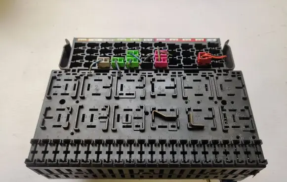Volkswagen Multivan T4 Fuse box set 357937039
