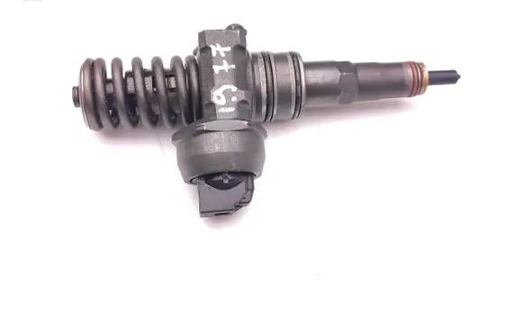 Volkswagen Caddy Fuel injector 0414720313