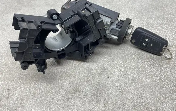 Opel Astra J Ignition lock 13383062 22915519