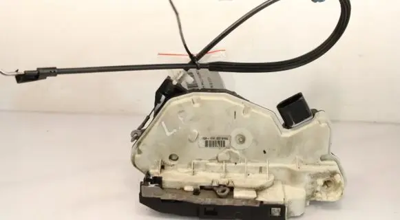 Volkswagen Scirocco Front door lock