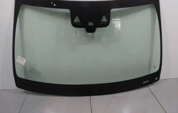 Mercedes-Benz C W205 Front windscreen/windshield window