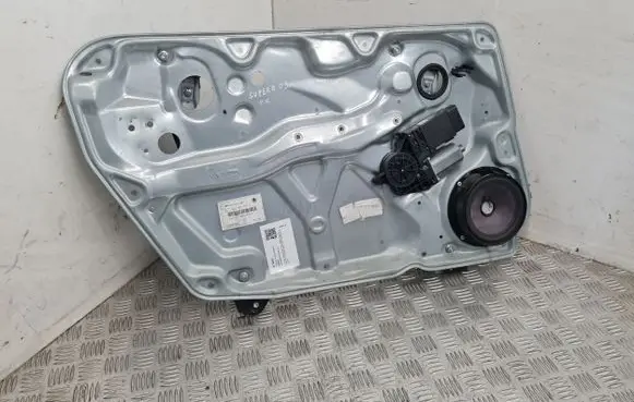 Skoda Superb B5 (3U) Front door window regulator with motor