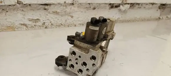 Mercedes-Benz GLE (W166 - C292) Active stabilizer control/valve assembly A1663201158