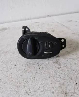 Ford Focus Light switch