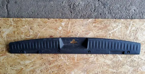 Chrysler Town u0026 Country V Trunk/boot sill cover protection 0ZR38DX9AC P0ZR38DX9AC 3C546705NAC