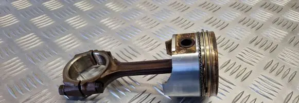 Subaru Justy Piston with connecting rod