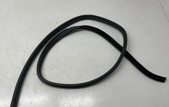 Subaru Crosstrek III Rubber seal rear door 63572FN10A 63572FN000