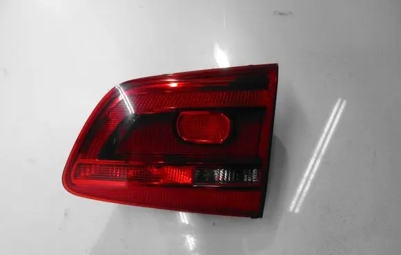 Tailgate rear/tail lights