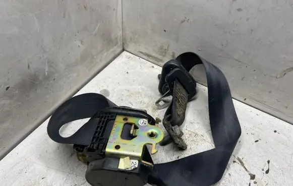 Renault Megane II Rear seatbelt 507743