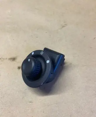 Dacia Duster II Wing mirror switch 255704649R