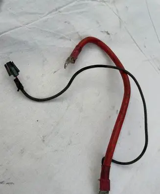 BMW 5 E60 E61 Positive cable (battery) 10304410