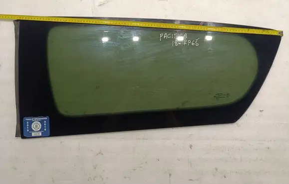 Chrysler Pacifica Rear side window P68238495AC
