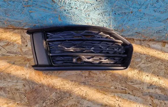 Audi A6 S6 C8 4K Front bumper lower grill 4K0807681
