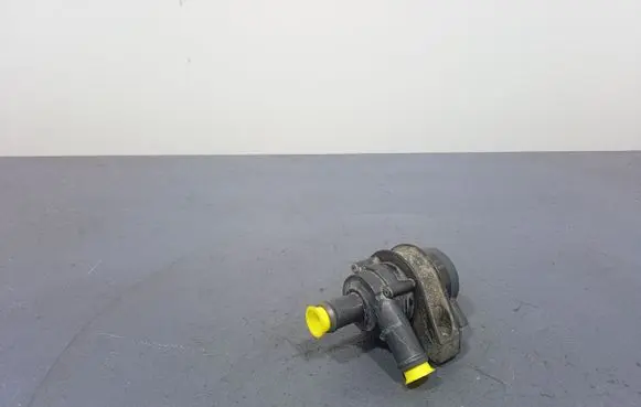 Volvo V40 Water pump 31320347