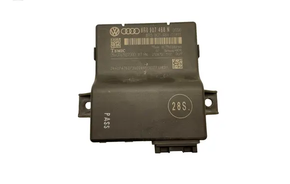 Audi A4 S4 B8 8K Gateway control module 8R0907468N 8R0907468C