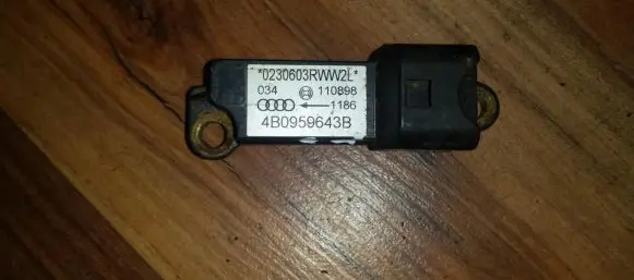 Audi A6 S6 C5 4B Airbag deployment crash/impact sensor 4B0959643B 110898