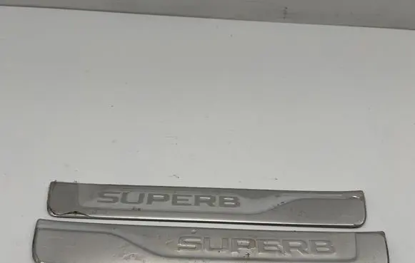 Skoda Superb B8 (3V) Rear sill trim cover 3V0853558P 3V0853557P