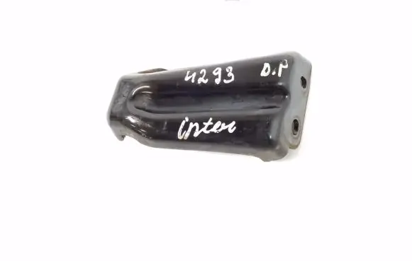 Infiniti Q50 Intercooler pipe mounting bracket 625J04GC0A